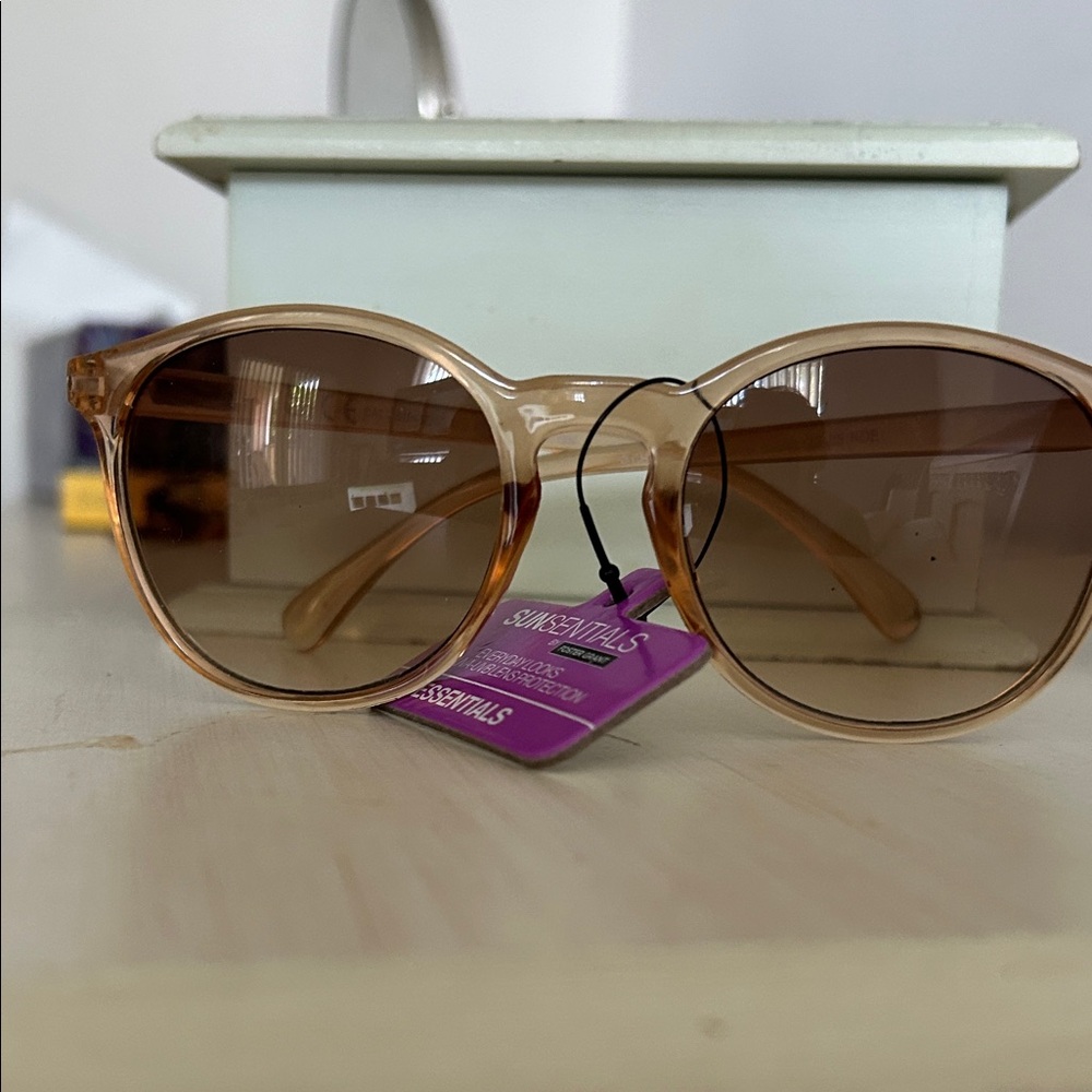 Foster Grant Tan Frame Sunglasses with Brown Lenses